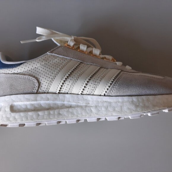 adidas White and Blue Women's Sneakers - Picture 8 of 11